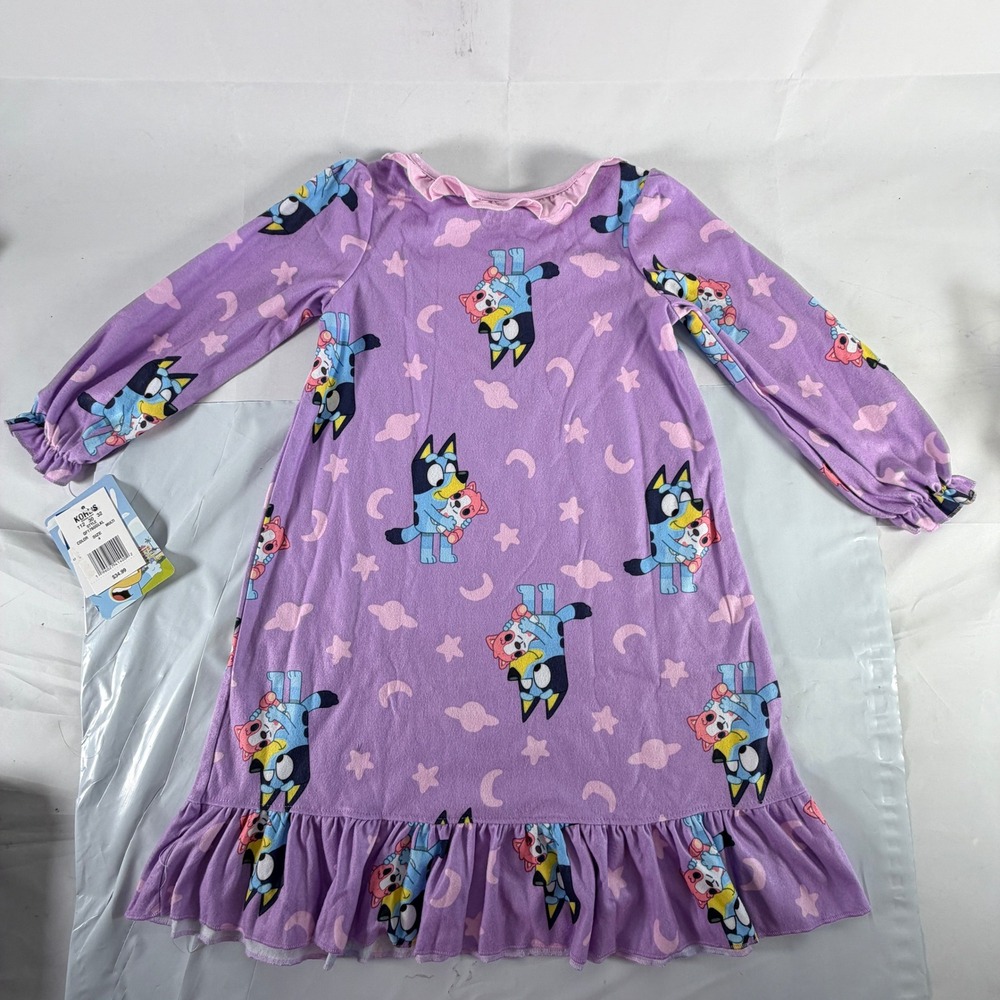 Bluey Girls Allover Character Print Purple Fleece Ruffle Nightgown Size 4 NWT - Picture 2 of 8
